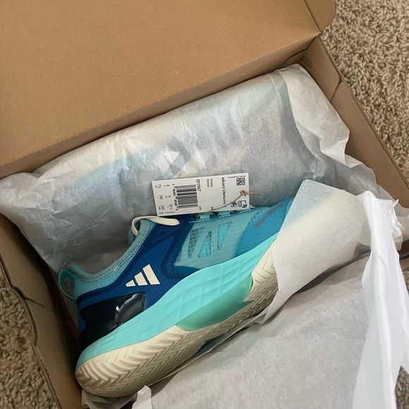 Adidas tennis/court shoe - Picture 7 of 11